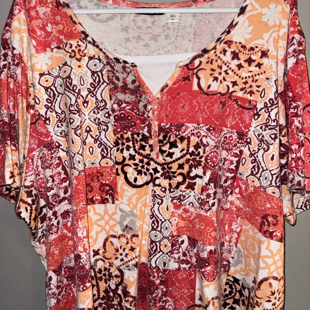 Women’s Basic Editions Top - Picture 2 of 4